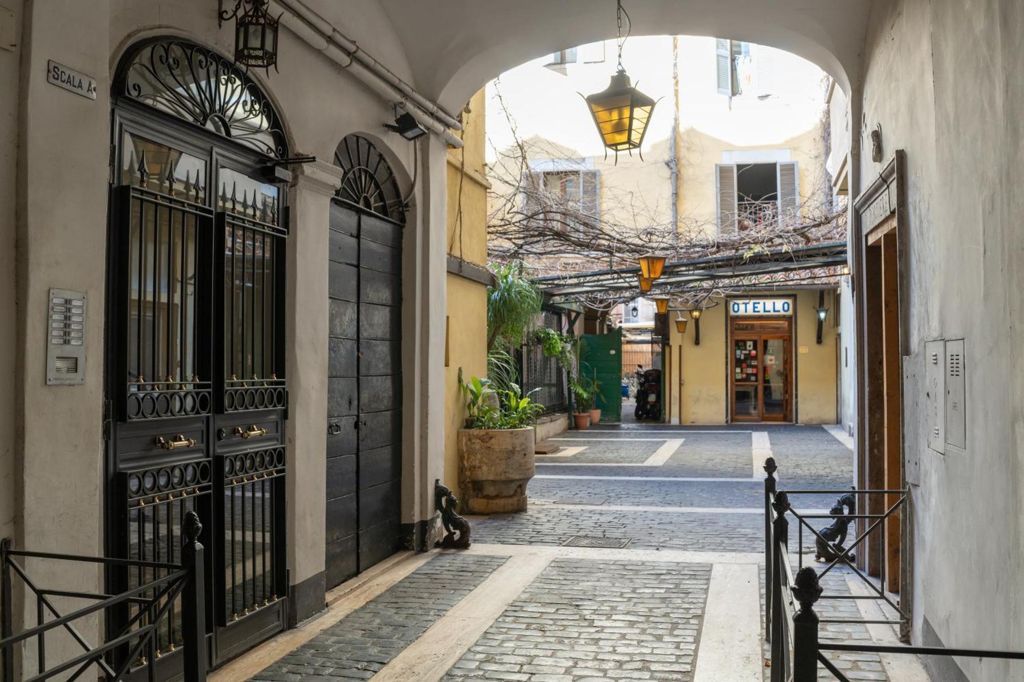 Pgrhome Croce, Rome
